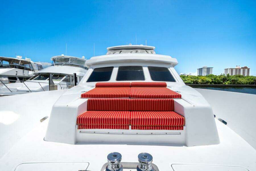 2000 Hargrave Skylounge