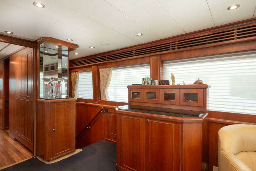 2000 Hargrave Skylounge