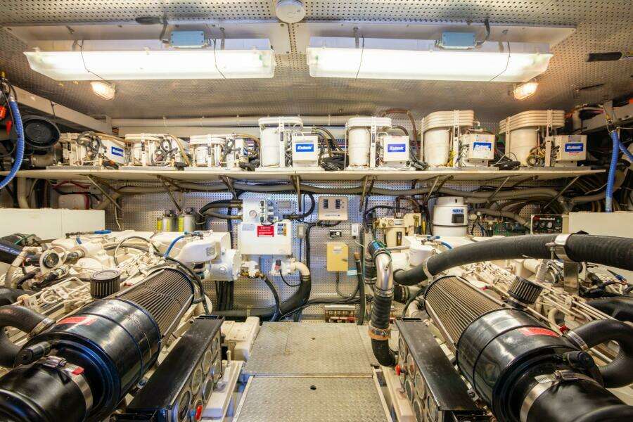 2000 Hargrave Skylounge