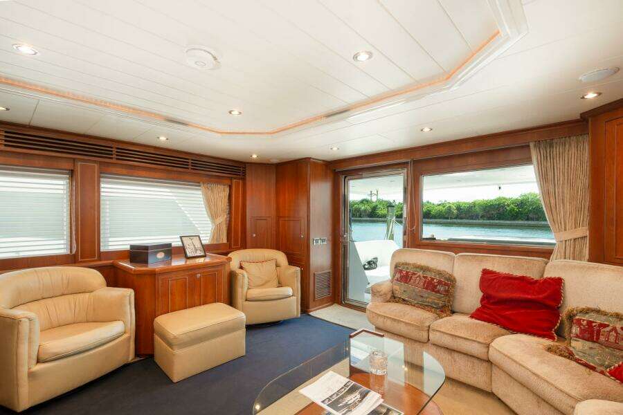 2000 Hargrave Skylounge