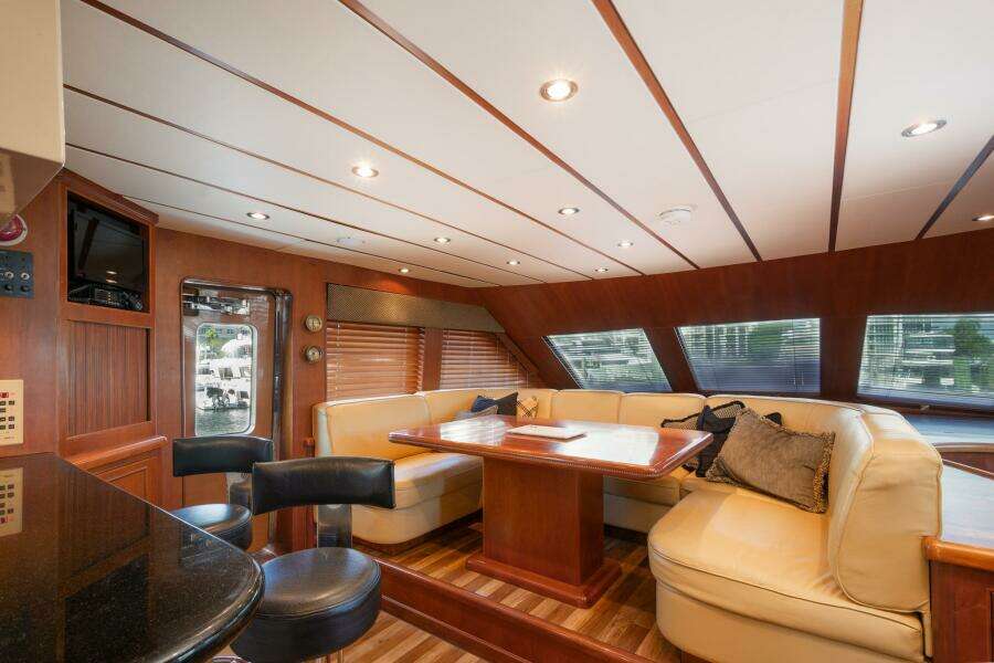 2000 Hargrave Skylounge