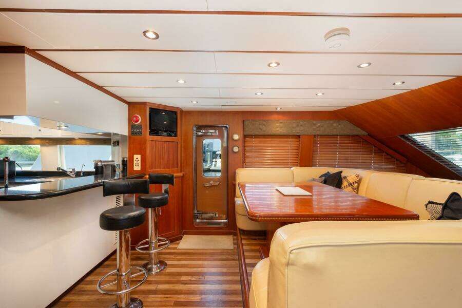 2000 Hargrave Skylounge