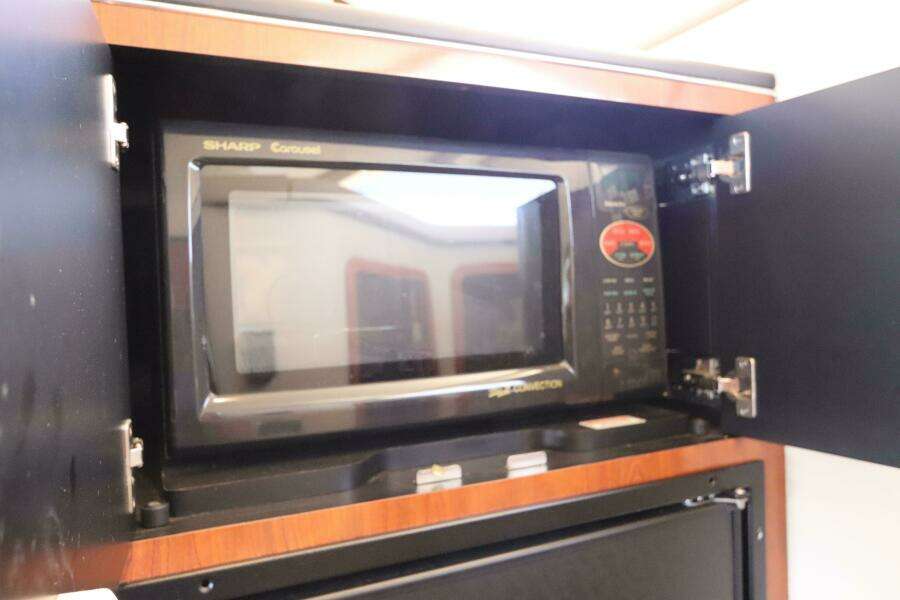 2003 Sea Ray 450 Express Bridge