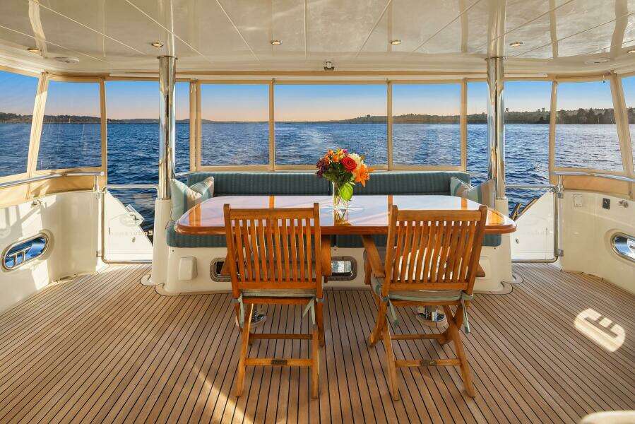 2014 Hampton 720 Skylounge LRC