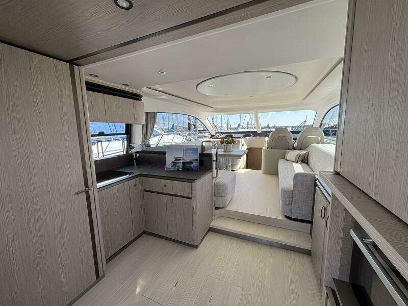 2025 Azimut Fly 53