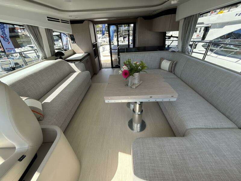 2025 Azimut Fly 53