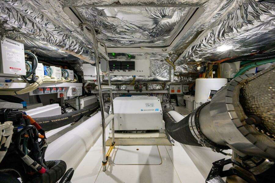 Princess F49 Chill- Engine Room