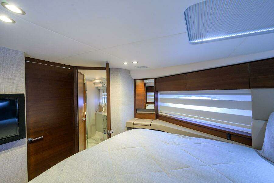 Princess F49 Chill- Forward Stateroom