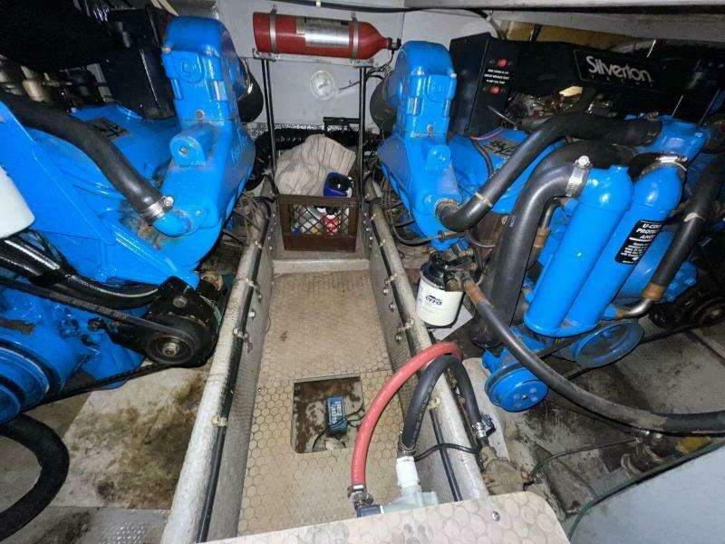 1994 Silverton 34 Motor Yacht