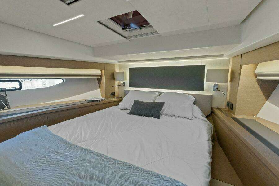 2022 59 Prestige Flybridge - How Sweet It Its - VIP Stateroom