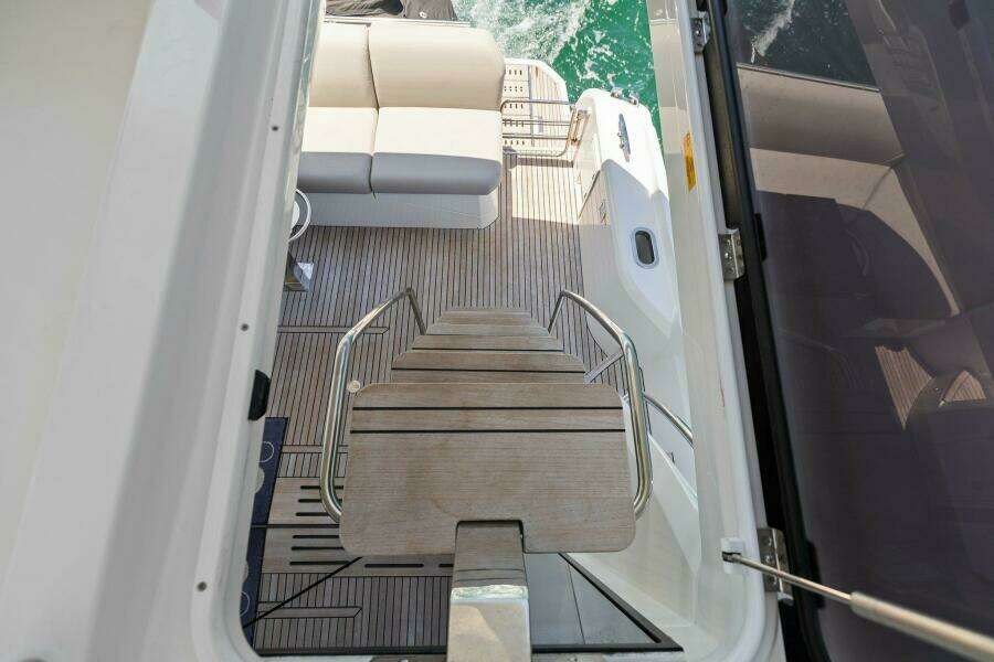 2022 59 Prestige Flybridge - How Sweet It Its - Flybridge