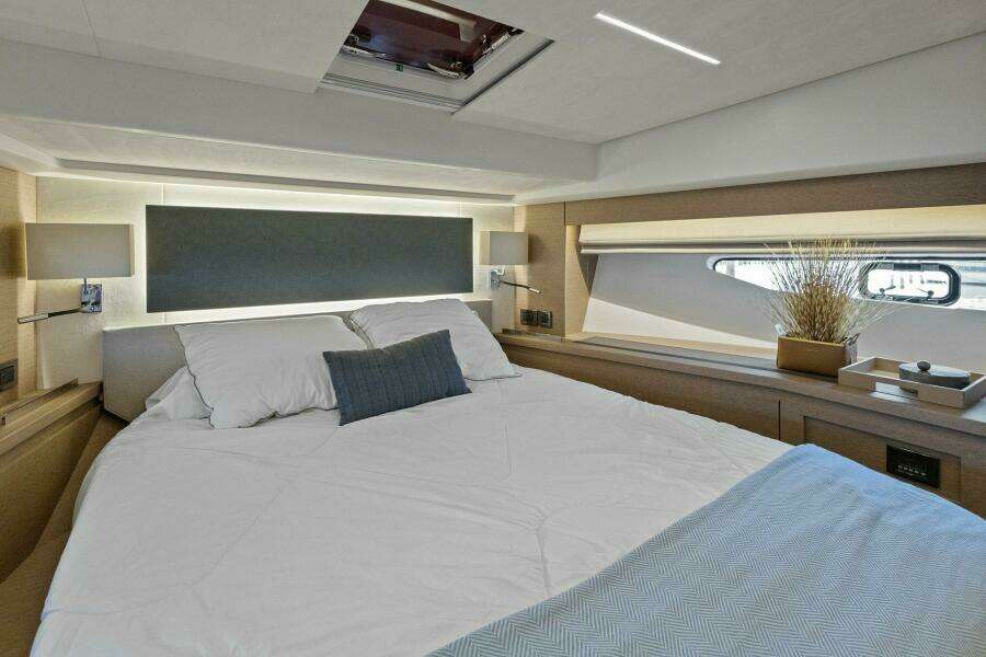 2022 59 Prestige Flybridge - How Sweet It Its - VIP Stateroom