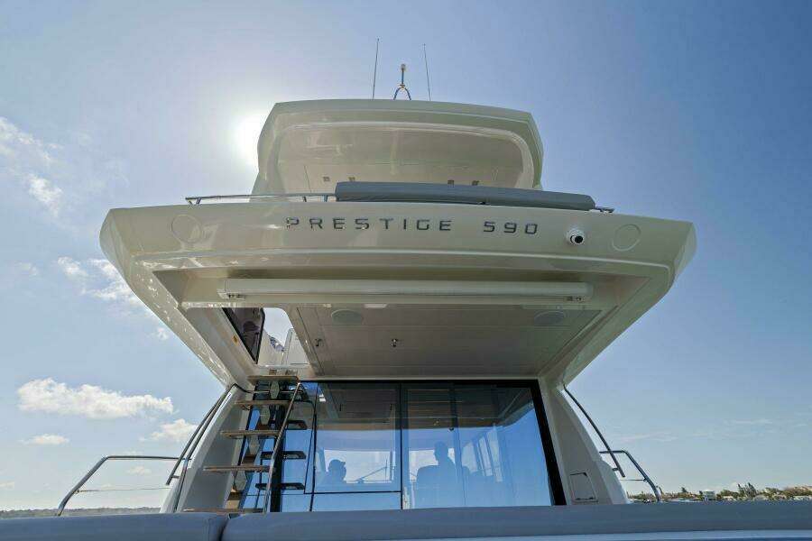 2022 59 Prestige Flybridge - How Sweet It Its - Flybridge