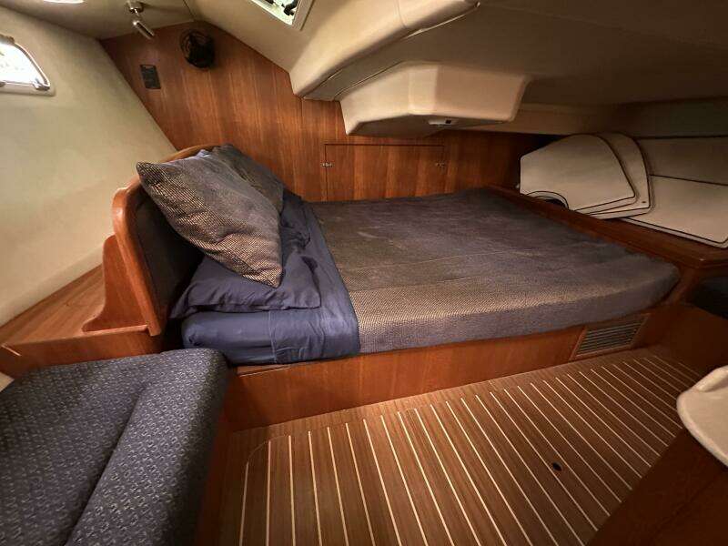 2006 Hunter 38