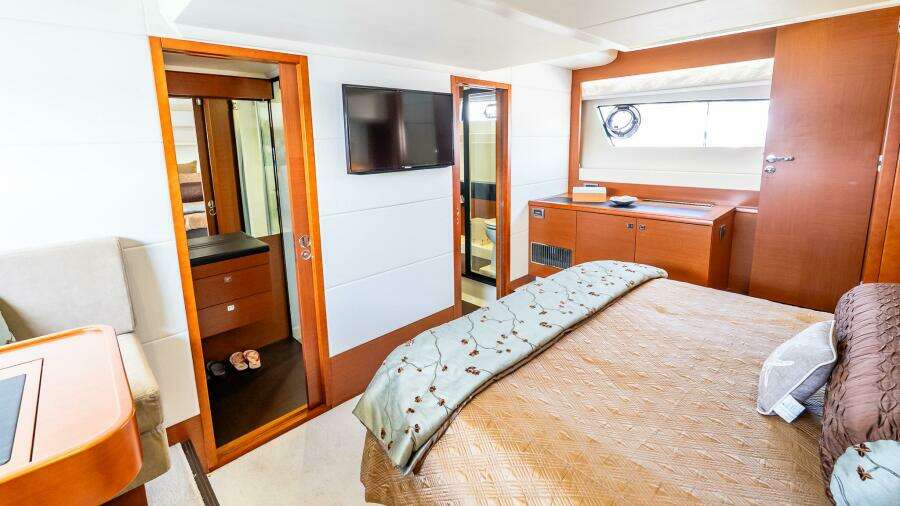 2014 Prestige 550 Flybridge