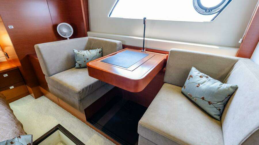 2014 Prestige 550 Flybridge