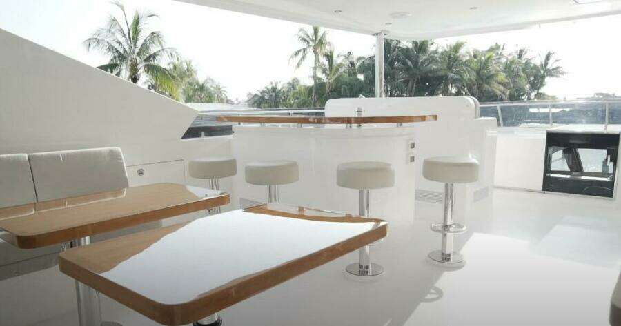 2017 Hargrave Raised Pilothouse