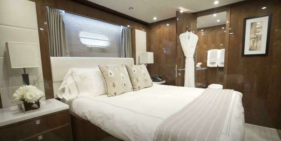 2017 Hargrave Raised Pilothouse