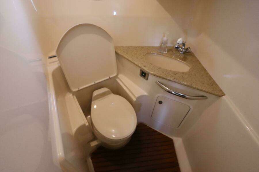 2004 Sea Ray 420 Sundancer