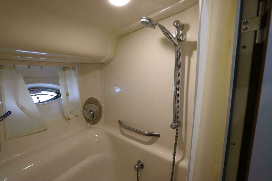 2004 Sea Ray 420 Sundancer