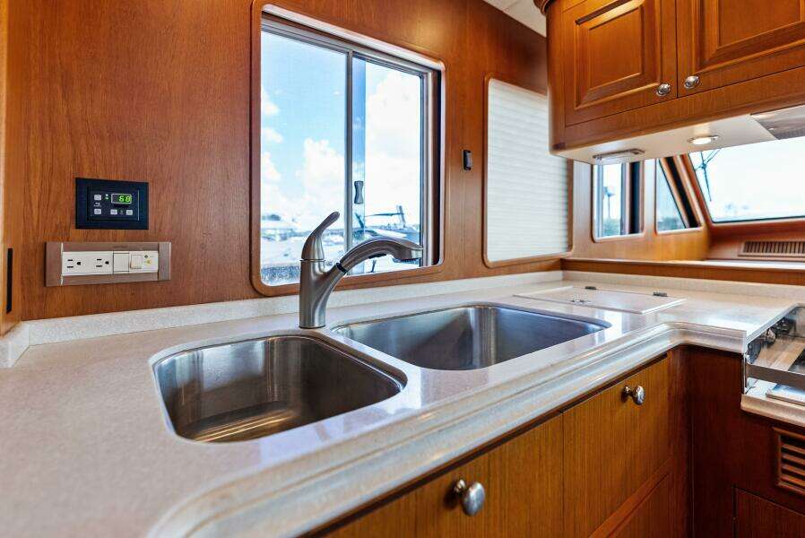 2005 Grand Banks 72 Aleutian RP