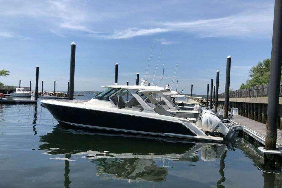 2021 Tiara Yachts 38 LS