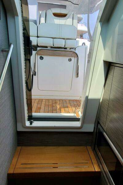 2021 Tiara Yachts 38 LS