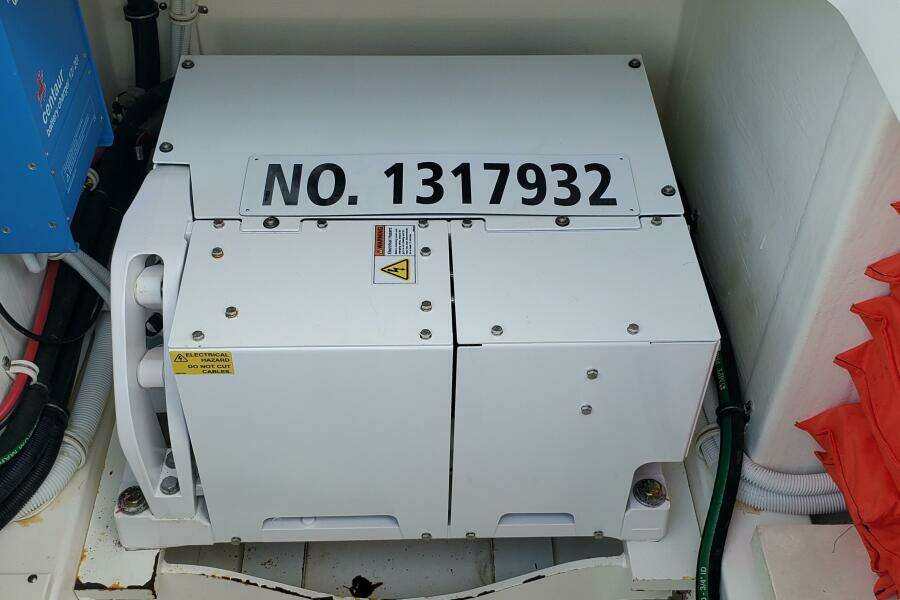 2021 Tiara Yachts 38 LS