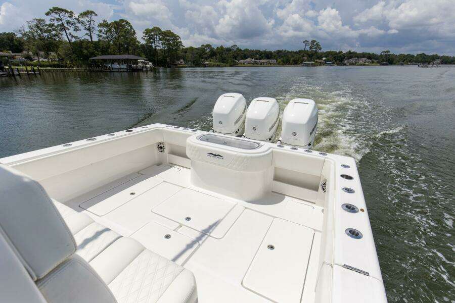 2020 Invincible 39 Open Fisherman Deck (1)