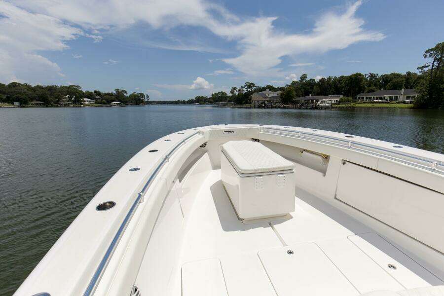 2020 Invincible 39 Open Fisherman Bow