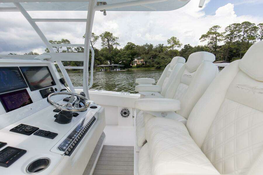 2020 Invincible 39 Open Fisherman Helm And Electronics (5)