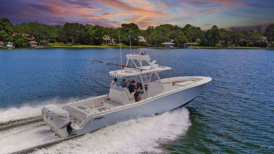 2020 Invincible 39 Open Fisherman Profile