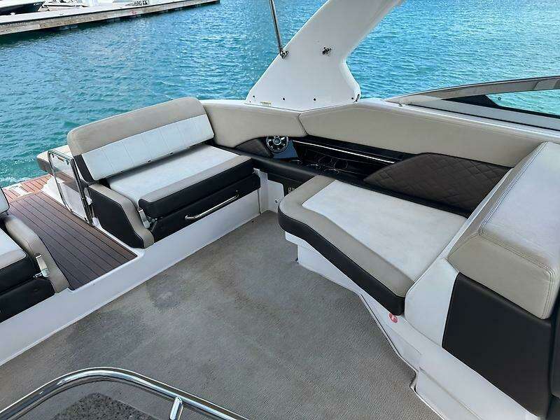 2013 Regal 3200 Bowrider