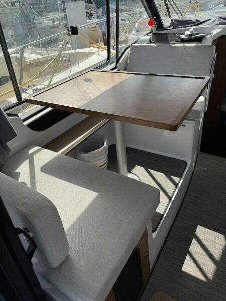 2021 Jeanneau NC 895