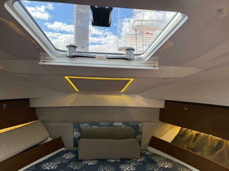 2021 Jeanneau NC 895