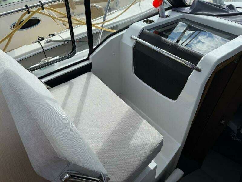 2021 Jeanneau NC 895