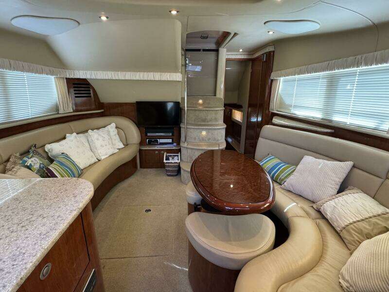 2004 Sea Ray 390 Motor Yacht