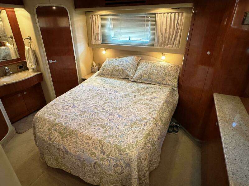 2004 Sea Ray 390 Motor Yacht