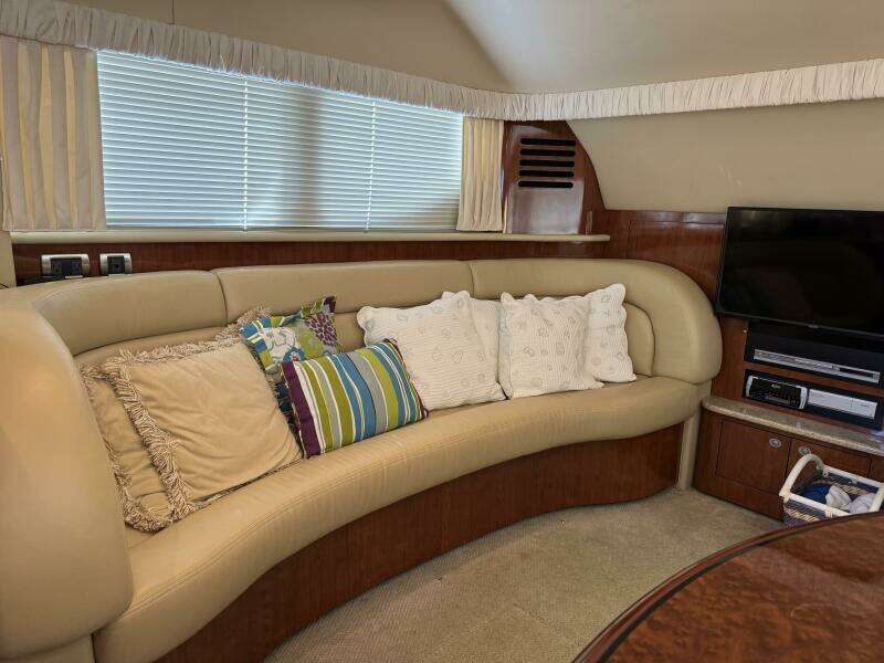 2004 Sea Ray 390 Motor Yacht