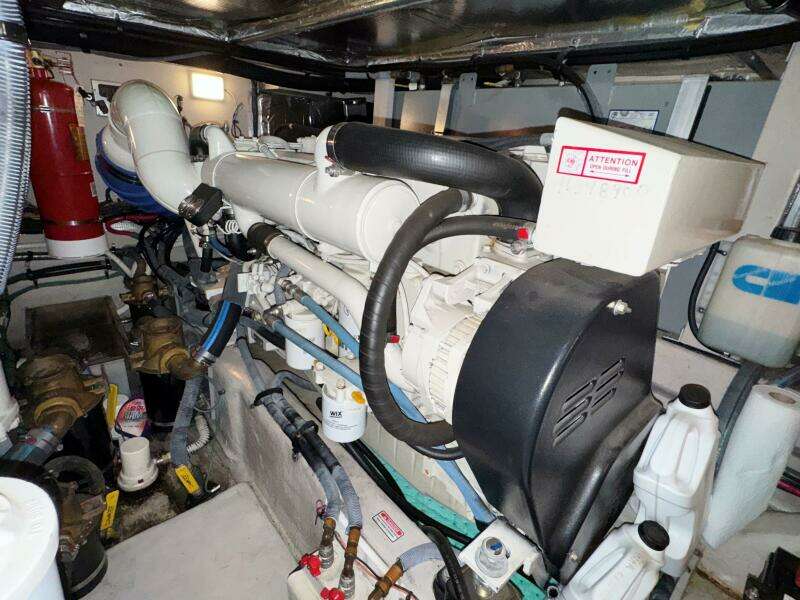 2004 Sea Ray 390 Motor Yacht