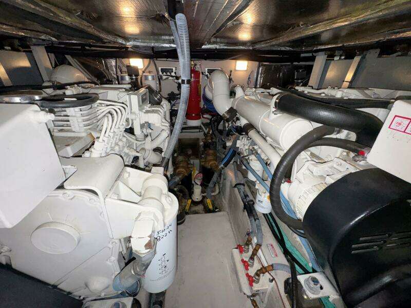 2004 Sea Ray 390 Motor Yacht