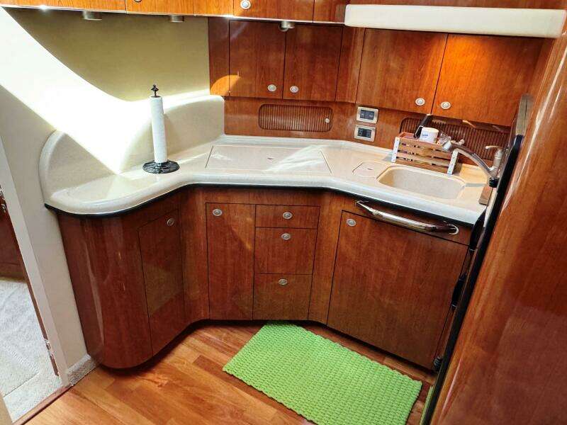 2004 Sea Ray 390 Motor Yacht