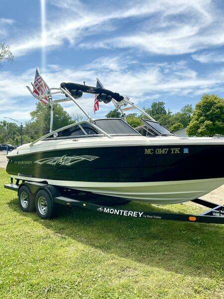 2012 Monterey 224 FS