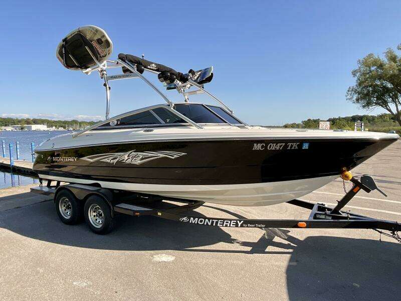 2012 Monterey 224 FS