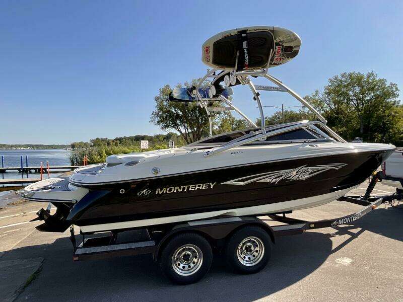2012 Monterey 224 FS