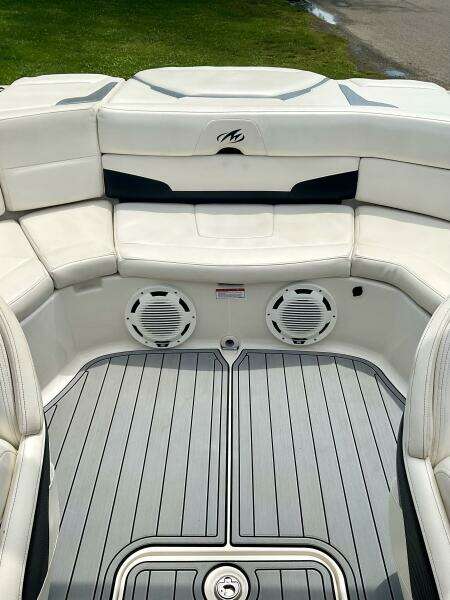 2012 Monterey 224 FS