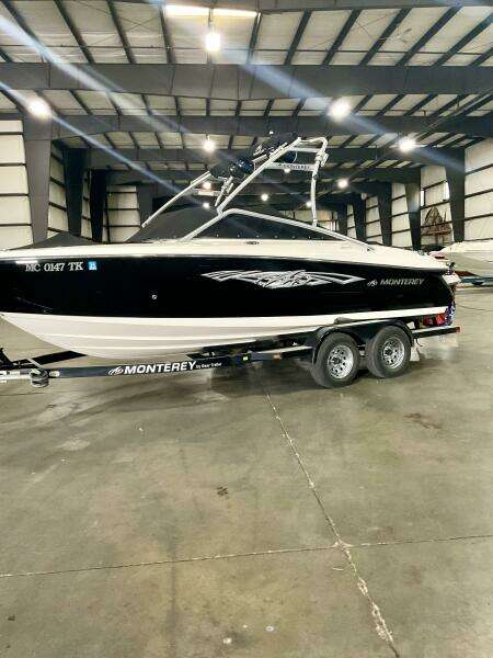 2012 Monterey 224 FS