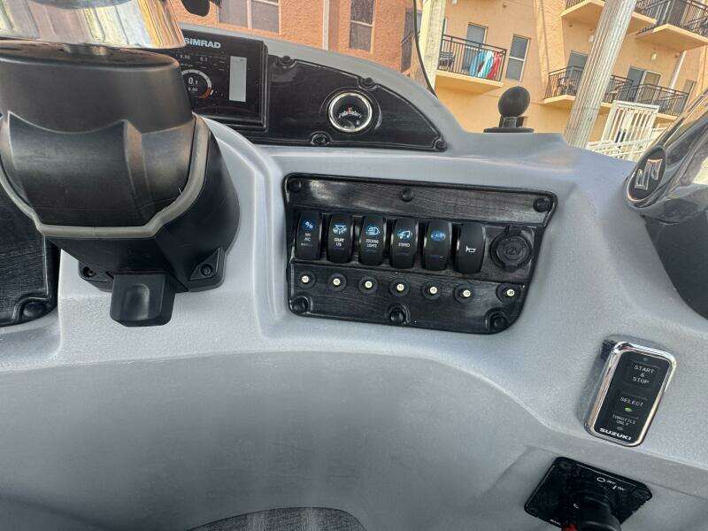 2021 Leisure Kraft Prestige 2635 LX Tri-Toon