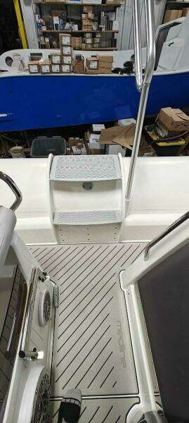 2024 Zodiac Medline 9 NEO