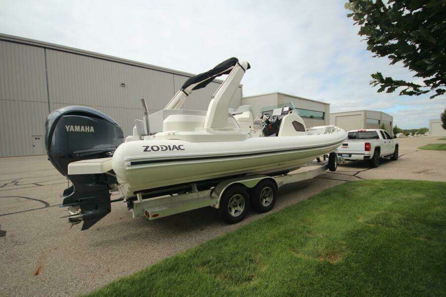 2024 Zodiac Medline 9 NEO